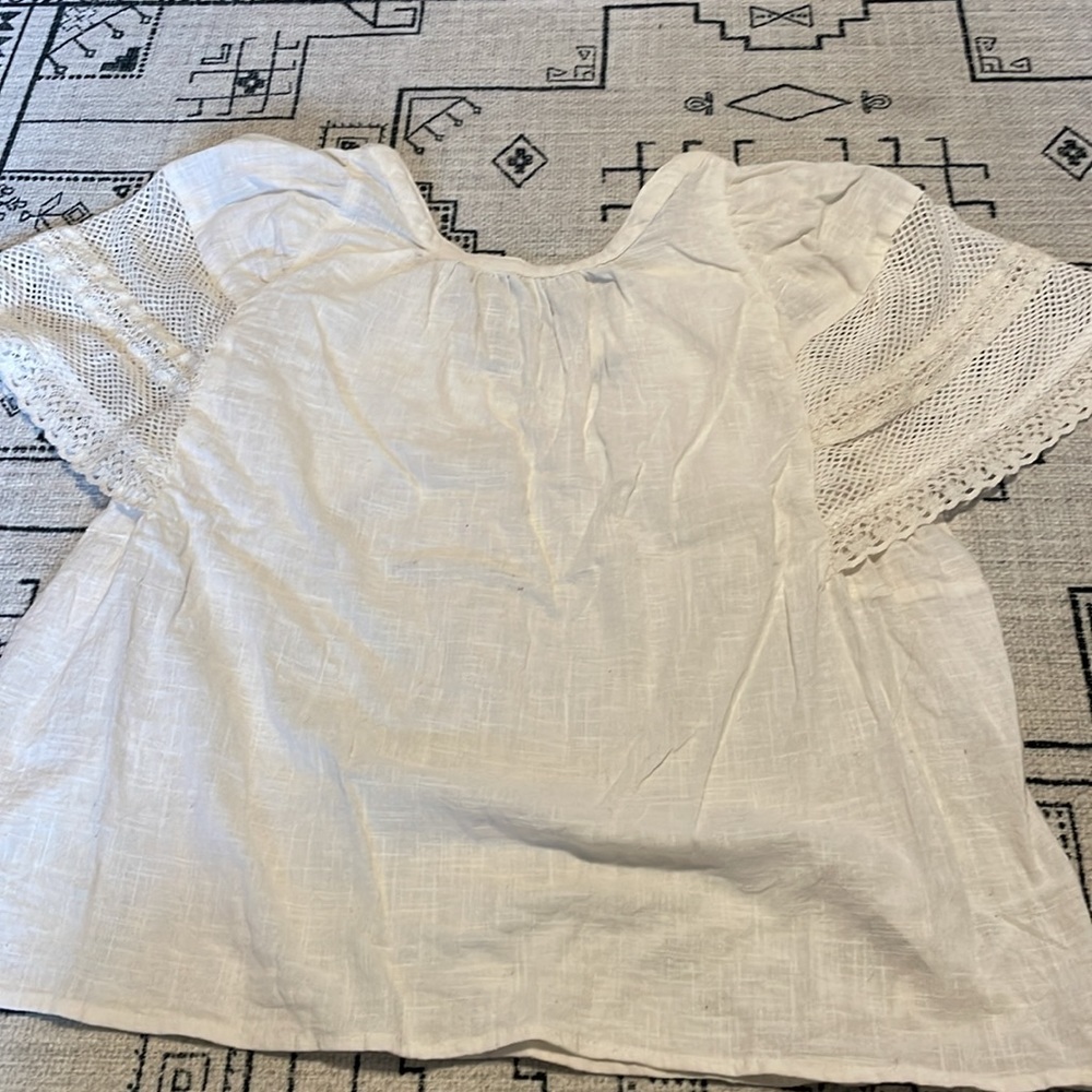 Embroidered blouse - Picture 2 of 2